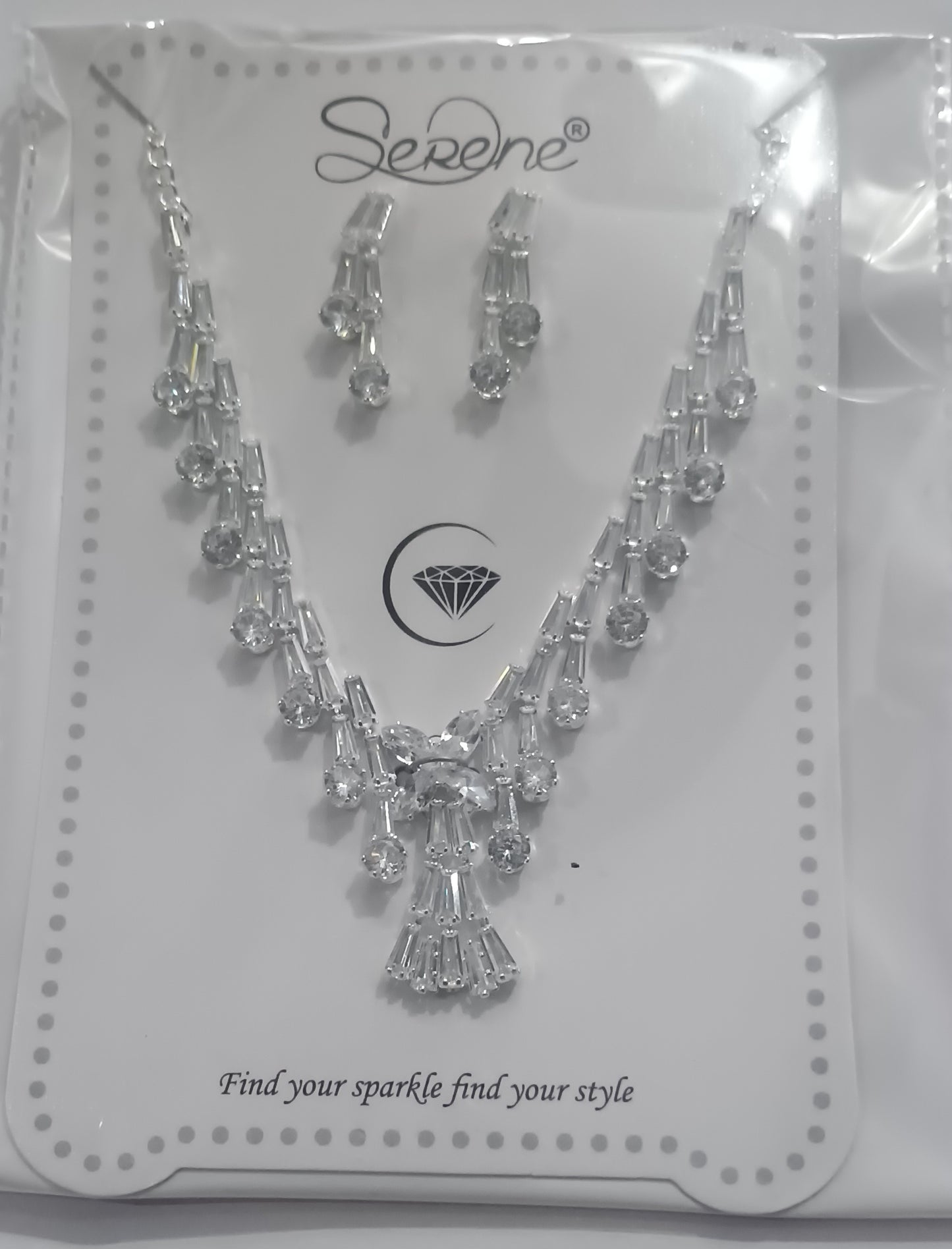 Matak IJ || Luxury Crystal Drop Necklace Set with Earrings (Free) 17490