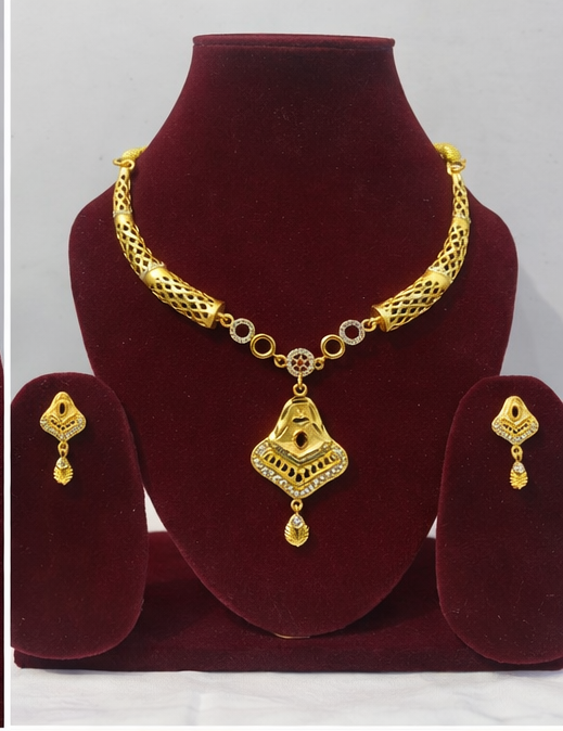 Matak IJ || Traditional Gold Pendant Necklace Set with Earrings (Free) 17596-1